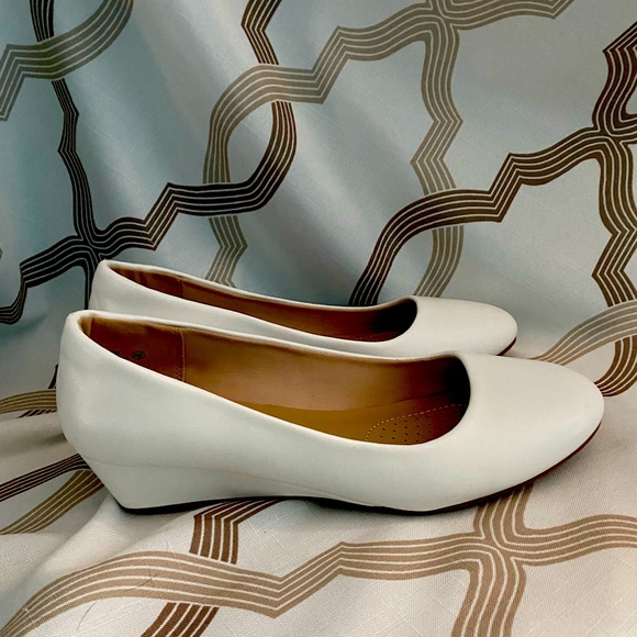 DREAM PAIRS MINI-WEDGE DRESS SHOES - Picture 2 of 3